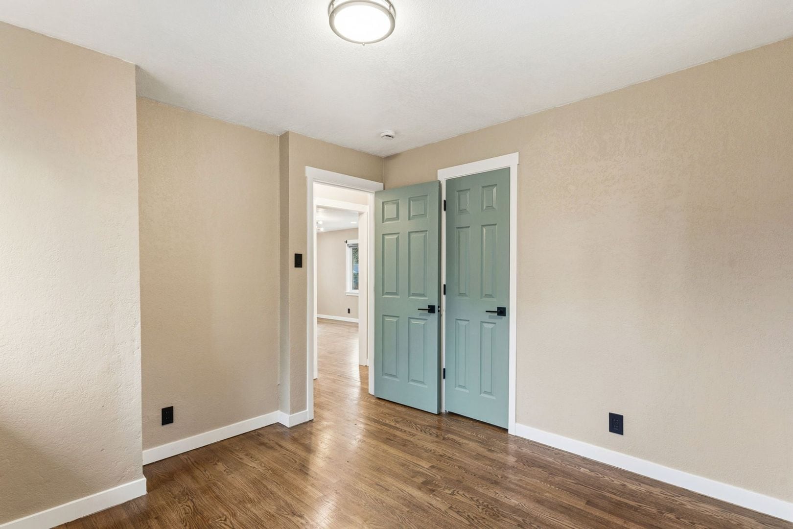 Building Photo - 405 Wilhelmia Ave