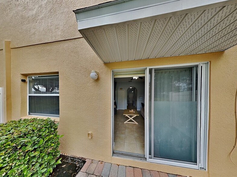 Building Photo - 16583 Cedar Crest Dr