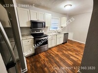 Building Photo - 422 Mill St