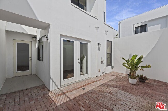 Building Photo - 29221 Heathercliff Rd