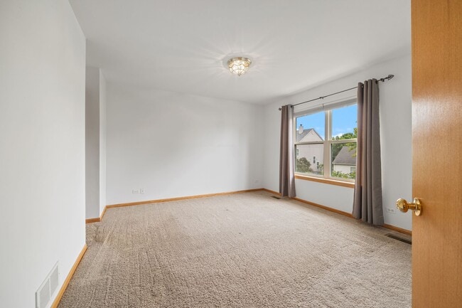 Building Photo - 2805 Overbeck Ln