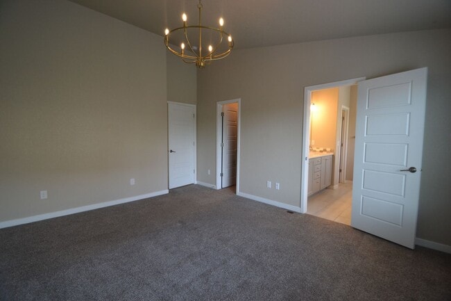 Building Photo - Ranch w/finished Basement with AC and a Gas Stove!