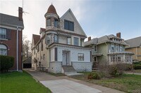 Building Photo - 2148 Main St