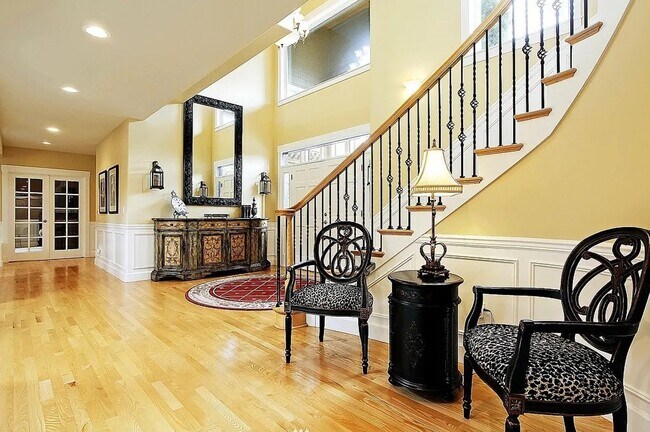 Building Photo - Spacious Sammamish Retreat | 4,184 SF Home on a Peaceful Cul-de-Sac
