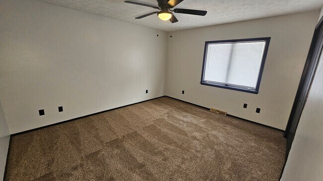 Building Photo - 63-69 Chambers Rd