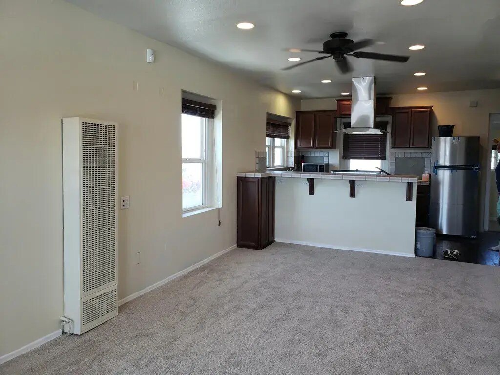 kitchen - 1242 W Olive St