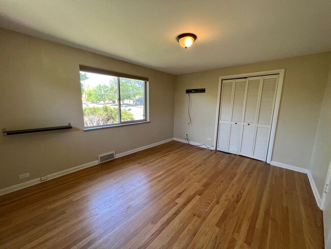 Building Photo - Mid Century Modern Ranch in Virginia Village!