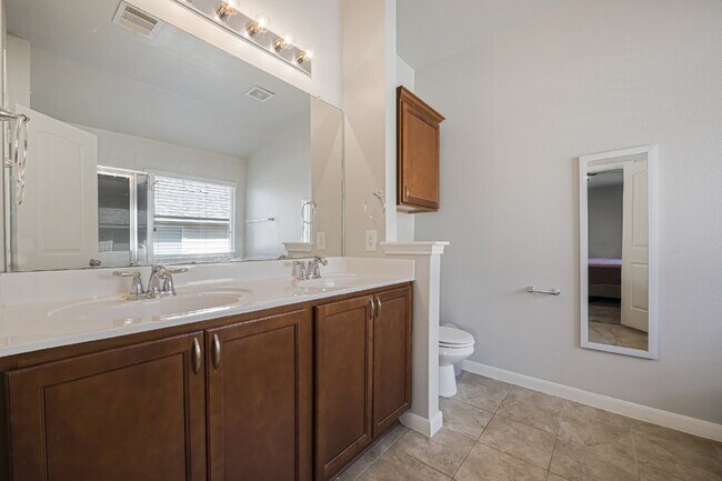 Building Photo - Charming 3-Bedroom with 2 Baths Cottonwood...