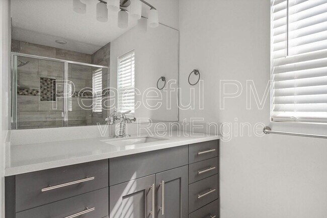 Building Photo - 6541 S Aspen Ln