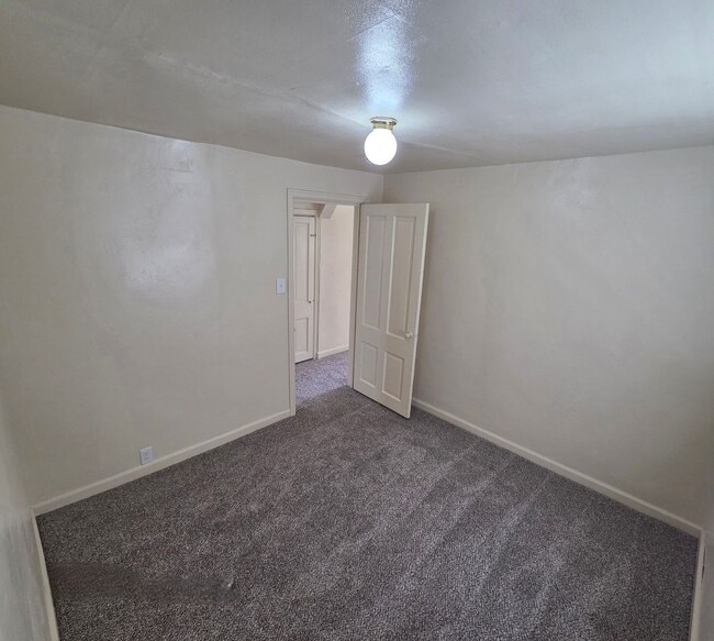 Building Photo - 3 Bedroom Located in Grace Idaho