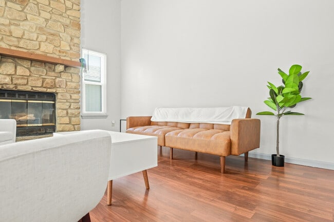 Building Photo - 8209 Parsley Ln