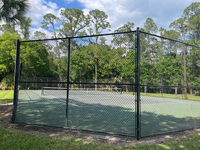Building Photo - 3-bedroom, 2-bath home features a 2-car garage