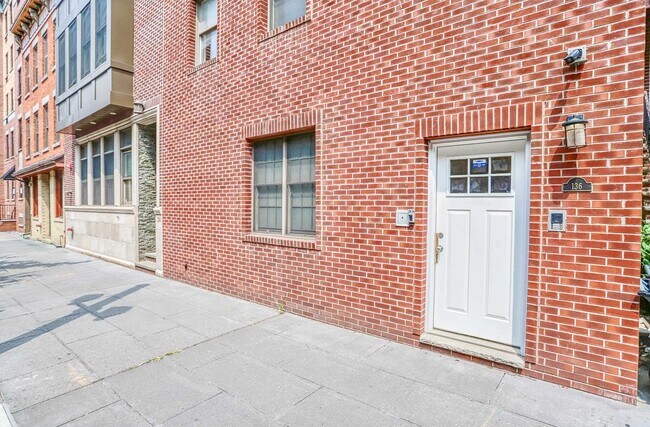 Building Photo - 136 Essex St