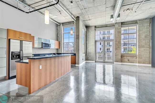 Building Photo - 434 NW 1st Ave
