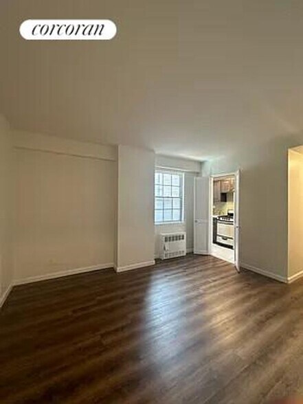 Building Photo - 245 E 35th St