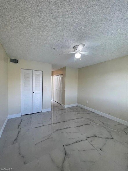 Building Photo - 1205 Wildwood Lakes Blvd