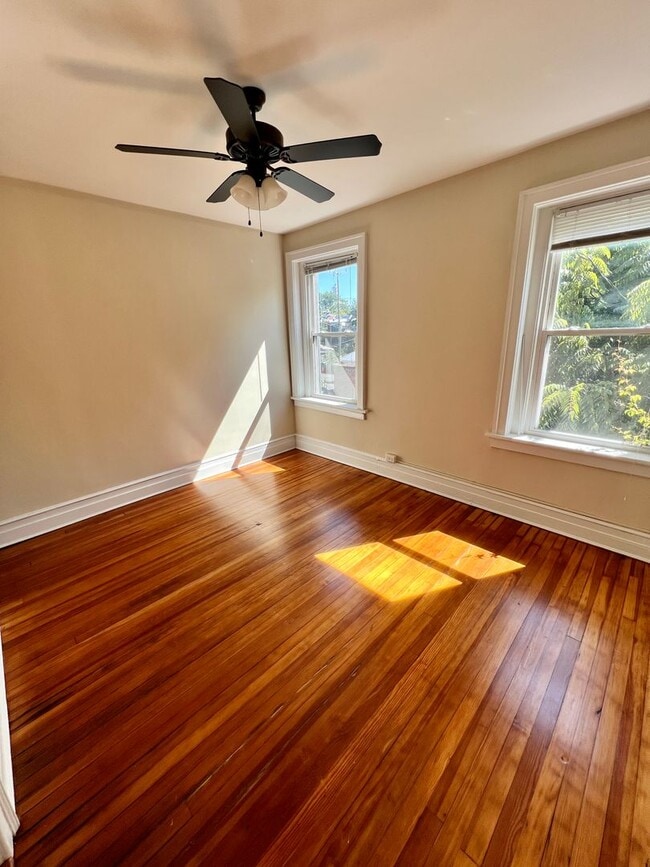 Building Photo - 3117 Grove Ave