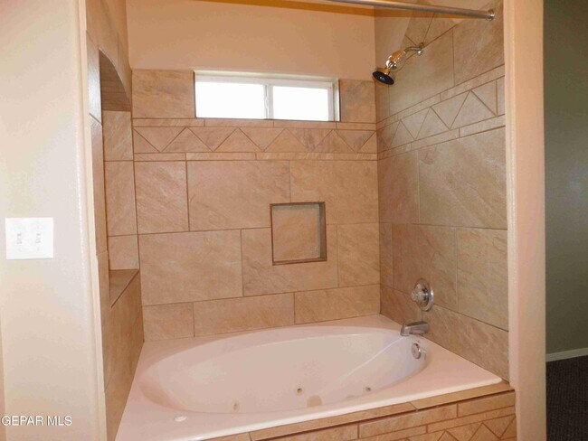 Building Photo - 14628 Rockbridge