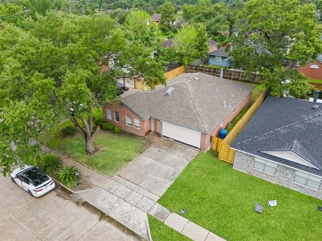 Building Photo - 14915 Dunster Ln