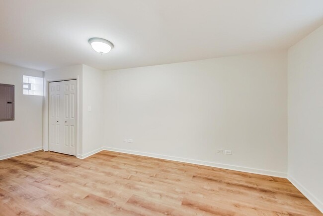 Building Photo - 1519 N Hudson Ave