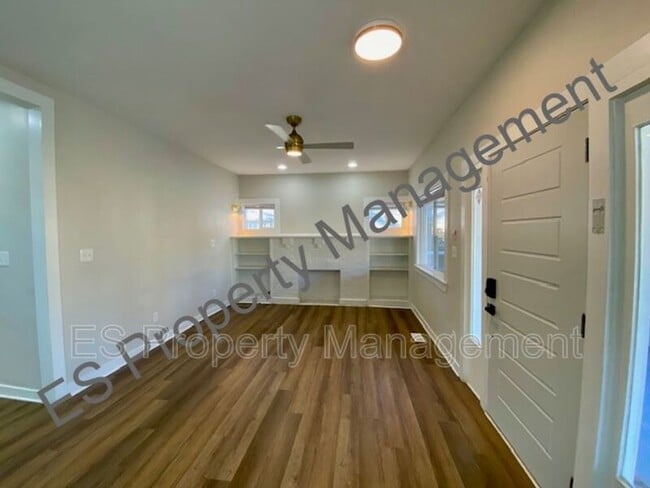 Building Photo - 44 N Oakland Ave