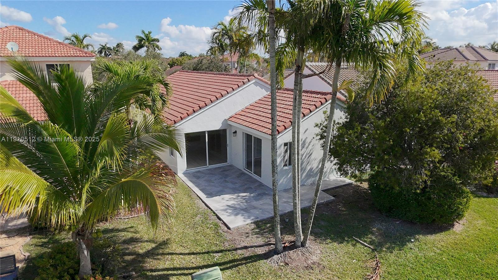 Building Photo - 1393 Majesty Ter