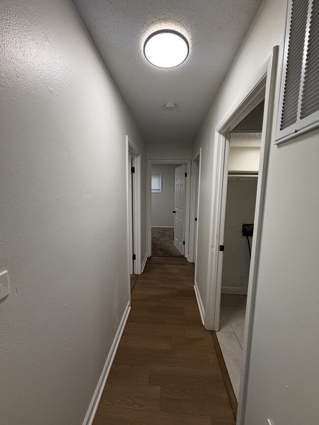 Building Photo - 11000 Ewing Ave