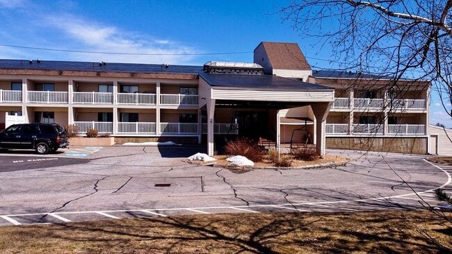 Building Photo - 375 Endicott St N