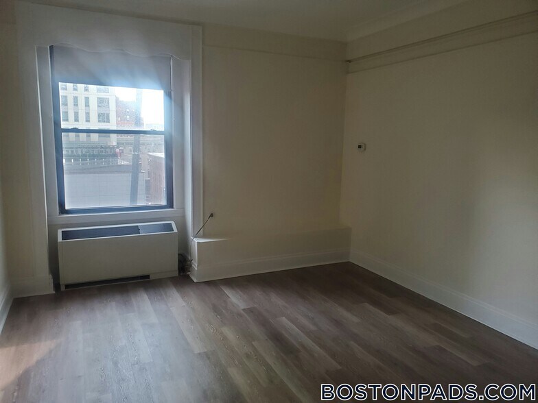 Building Photo - 62 Boylston St