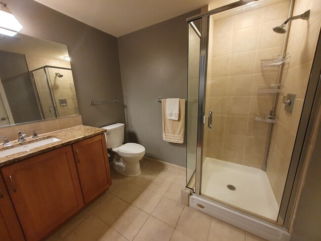 Building Photo - 888 N Quincy St