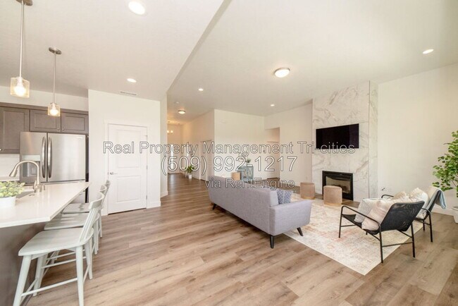 Building Photo - 8004 Massey Dr