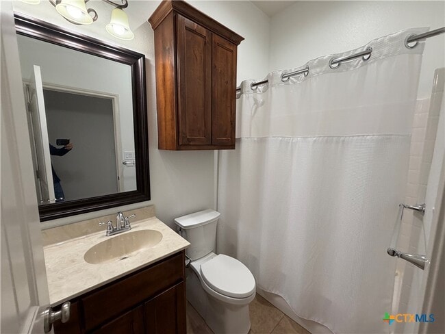 Building Photo - 115 Sandstone Ct