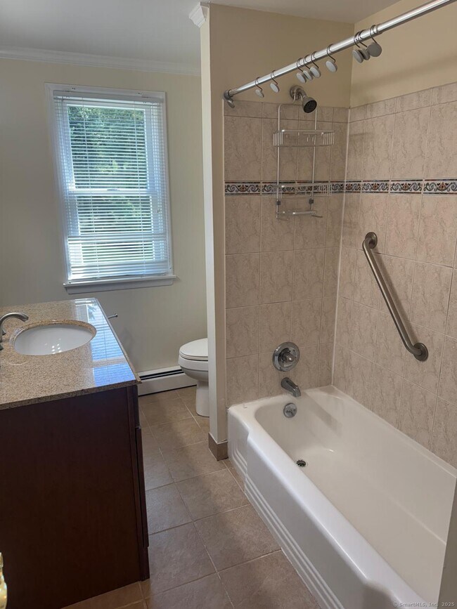 Building Photo - 18 Hales Rd