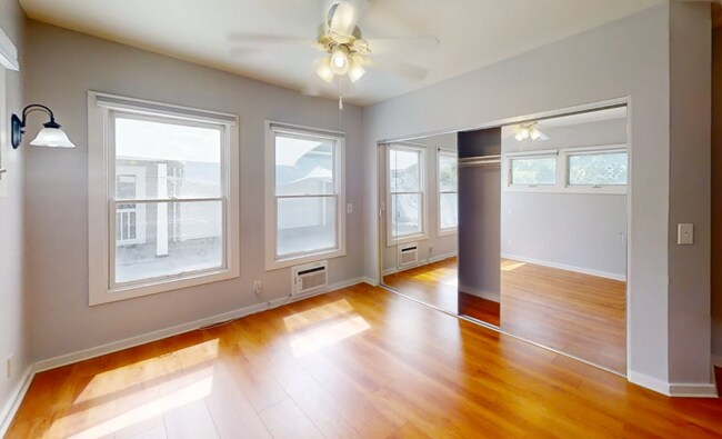 Building Photo - Old Towne Orange Living at Its Finest!