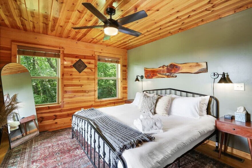 Building Photo - 757 Double Knob Rd