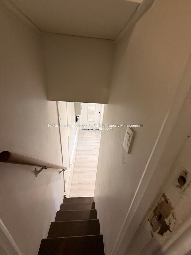 Building Photo - Charming 1920s Alameda East End  2BR+ / 1B...