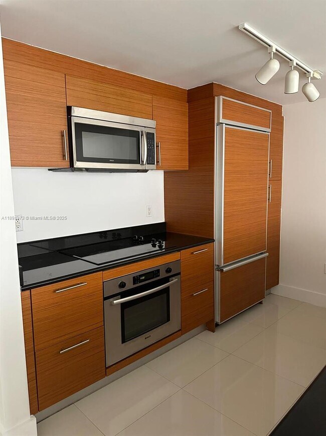 Building Photo - 50 Biscayne Blvd
