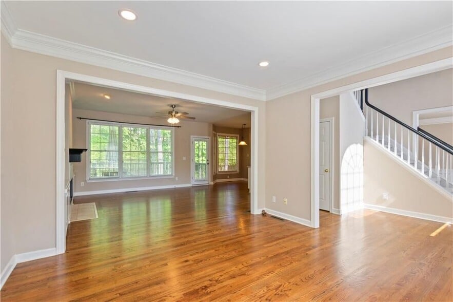 Building Photo - 7205 Fawn Lake Dr