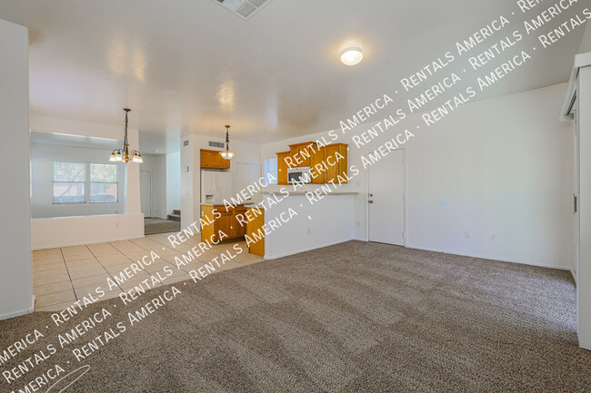Building Photo - 4005 W Park St