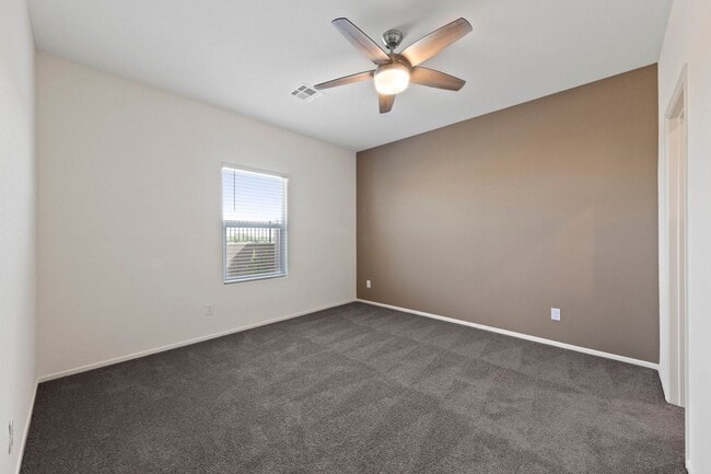 Building Photo - Spacious Single Level with Stunning Mounta...