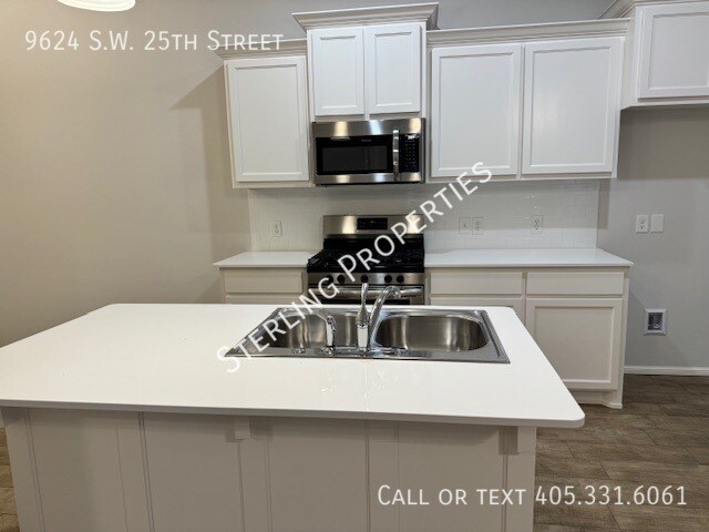 Building Photo - 9624 SW 25th St