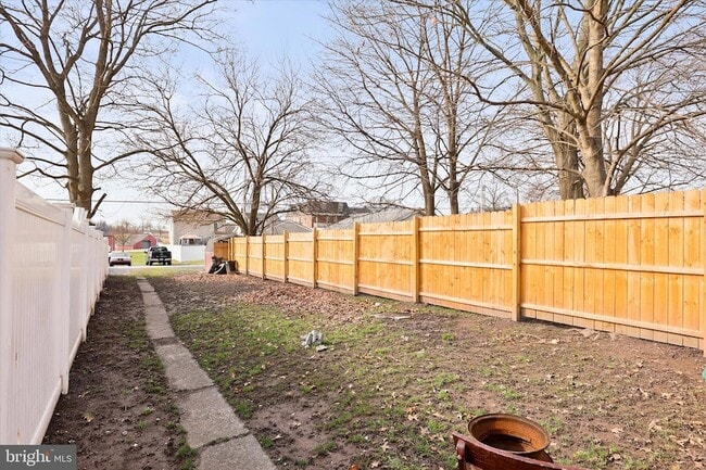 Building Photo - 133 Hanover Rd