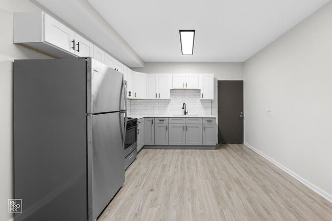 Building Photo - 7316 S Jeffery Blvd