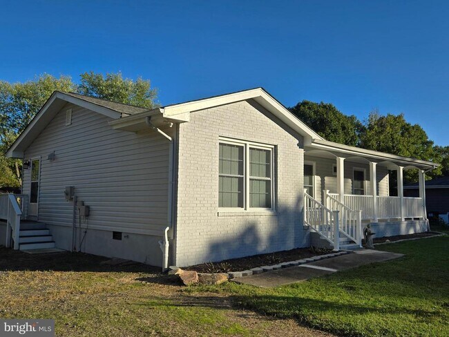 Building Photo - 3108 Waverly Dr