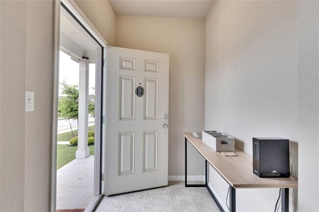 Building Photo - 106 Mossycup Dr