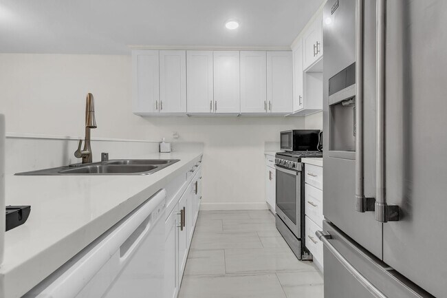 Building Photo - 324 Tangelo