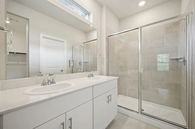 Building Photo - 524 Clover Crk Dr