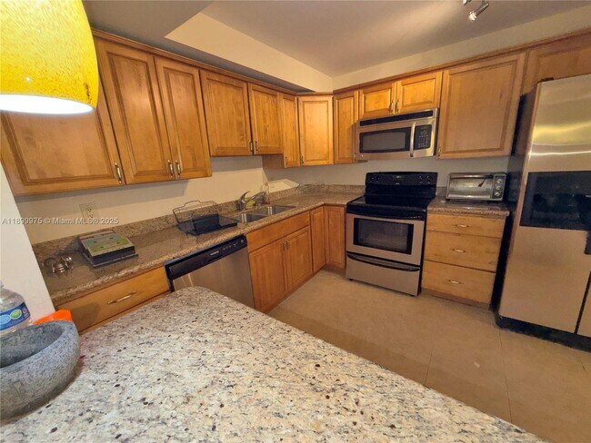 Building Photo - 400 Leslie Dr