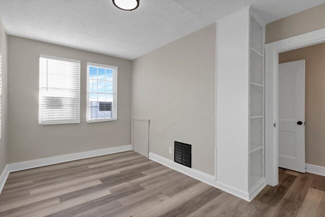 Building Photo - 1398-1400 S Ohio Ave