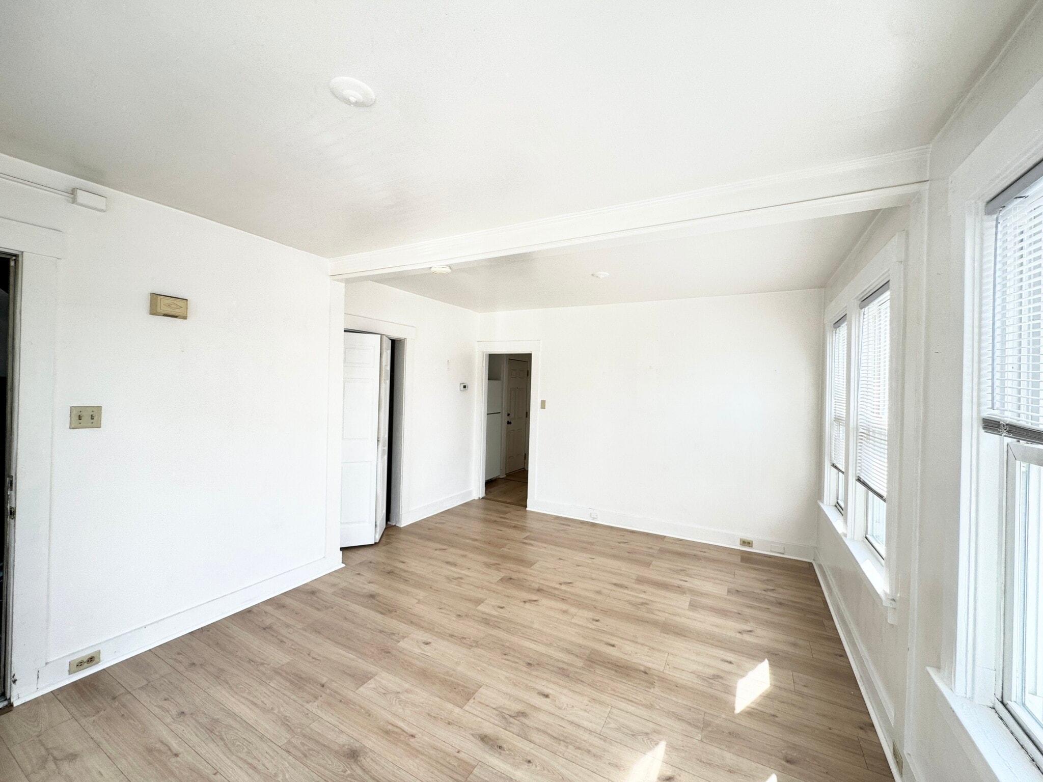 Building Photo - 304 Elizabeth Ave